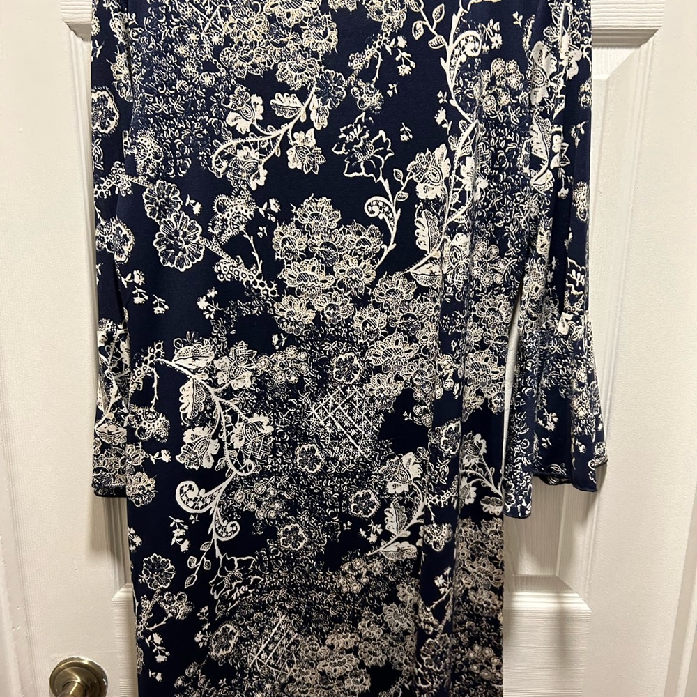 Dress - Picture 2 of 3